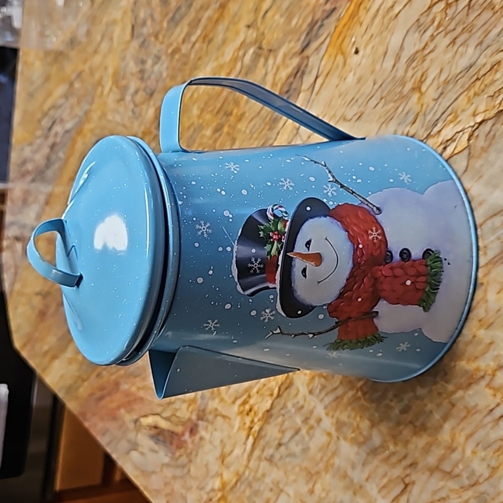 TELEFLORA's Vintage Smowman Metal coffee pot